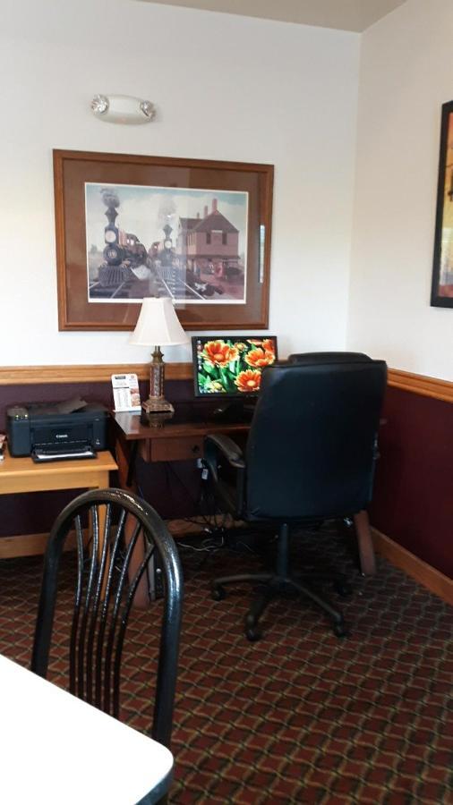 Herington Inn And Suites 外观 照片