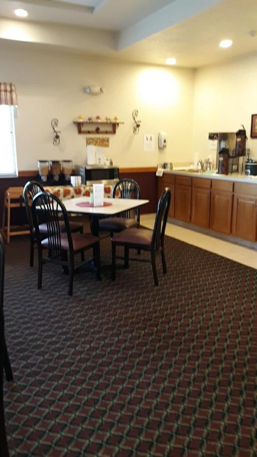 Herington Inn And Suites 外观 照片